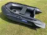12BB sponsort een rubberboot